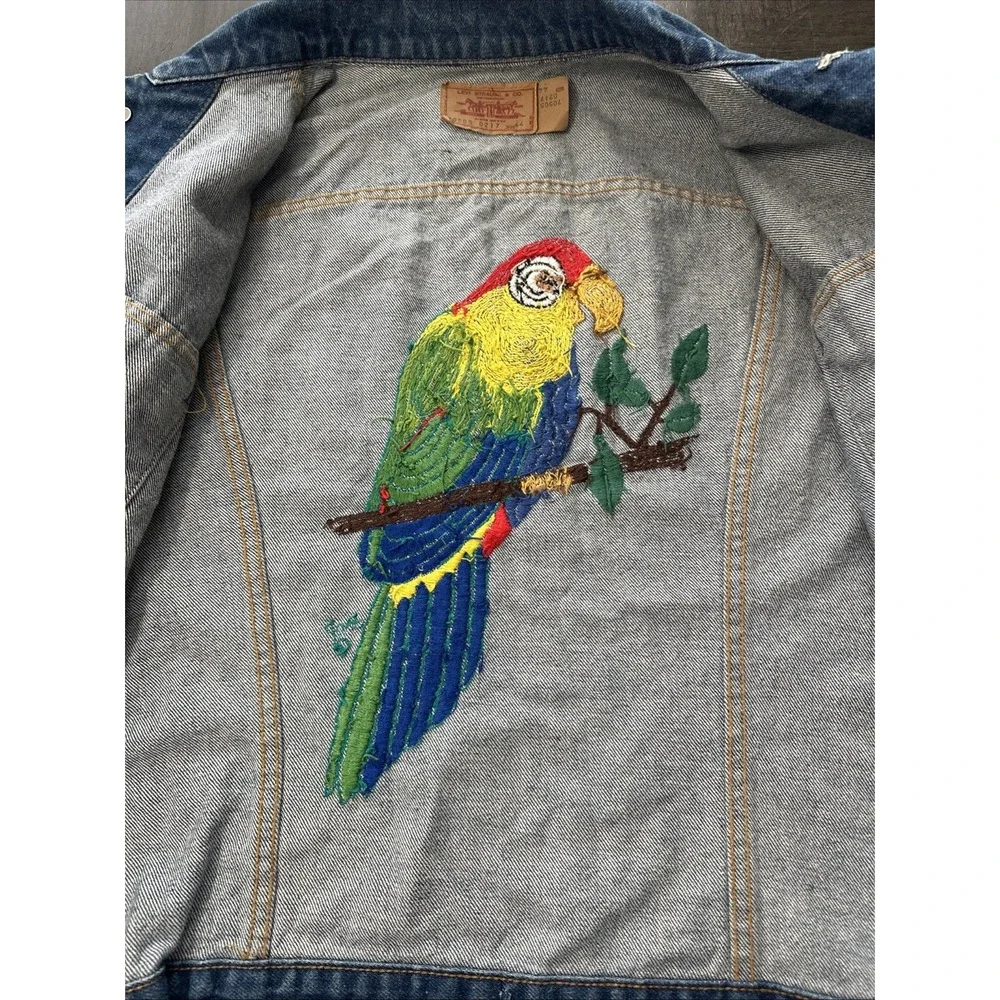 Vintage 1970s Levi's 70505 Trucker Jacket Hand Embroidered Parrot Size 44 Rare